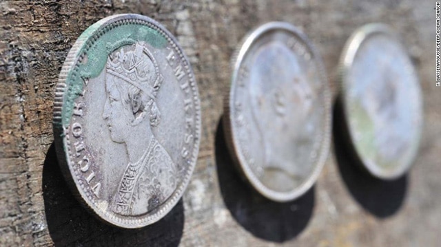 150415172456-02-dos-silver-coins-0415-exlarge-169