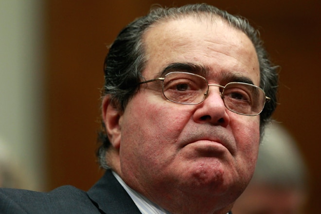 Scalia death begins high-stakes battle over replacement