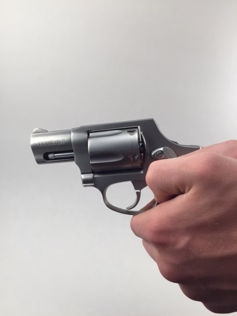 Thumbs-down-grip-is-for-revolvers
