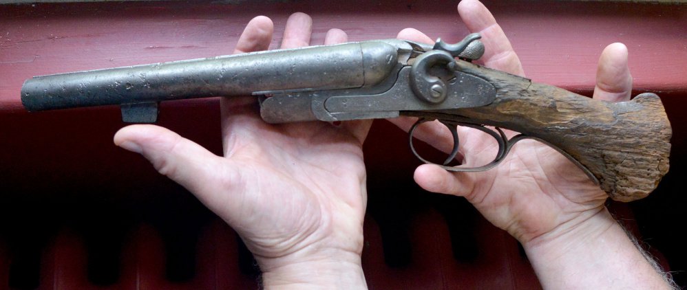 Heirloom 'found' sawn-off shotgun winds its way to museum