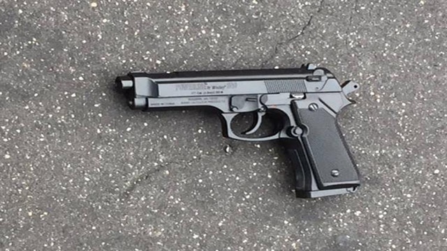 The replica gun police say Dedric Colvin was carrying at the time he was shot (Photo: New York Daily News) 