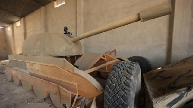 IS forces using dummy tanks and replica hummers as decoys