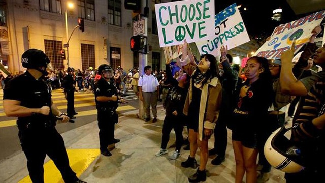 protest crowd in los angeles