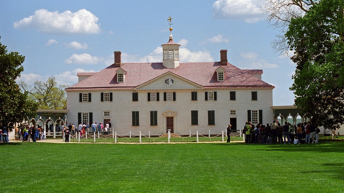 George Washington's Mount Vernon. (Photo: World Strides)