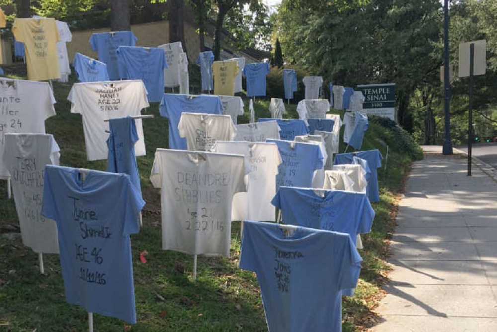 Temple Sinai's Memorial to the Lost, meant to remember victims of gun violence, will be on display until Oct. 1. (Photo: Hannah Goldstein/WTOP)