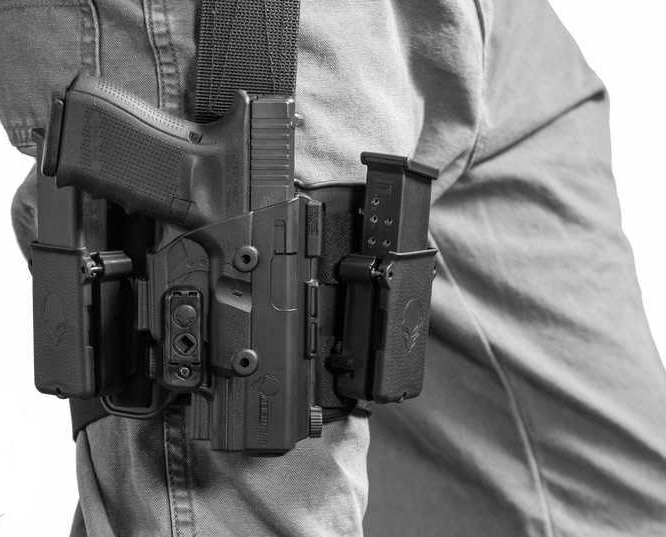 The holster can be outfitted with mag carriers. (Photo: Alien Gear)