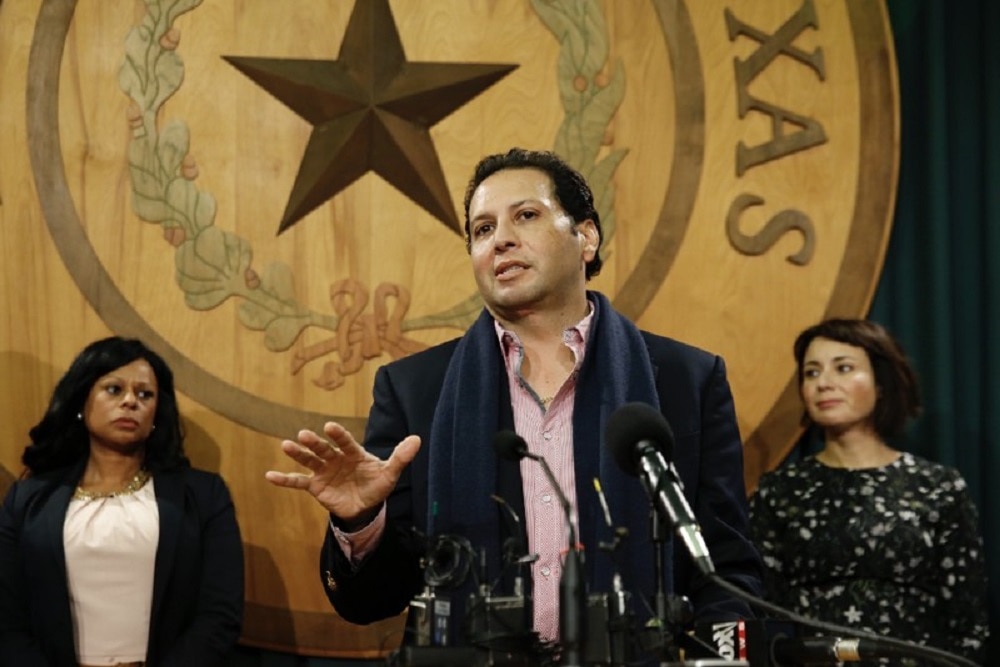 Texas State Reps. Poncho Nevarez, Gina Hinojosa and Nicole Collier called for stricter gun regulations at a Wednesday press conference. (Photo: Austin American-Statesman)