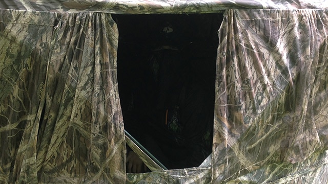 Mossy Oak Eclipse disappears in a ground blind. (Photo: Kristin Alberts)