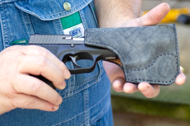 Boge Quinn shows his Kahr CM9 and the pocket holster from Simply Rugged.