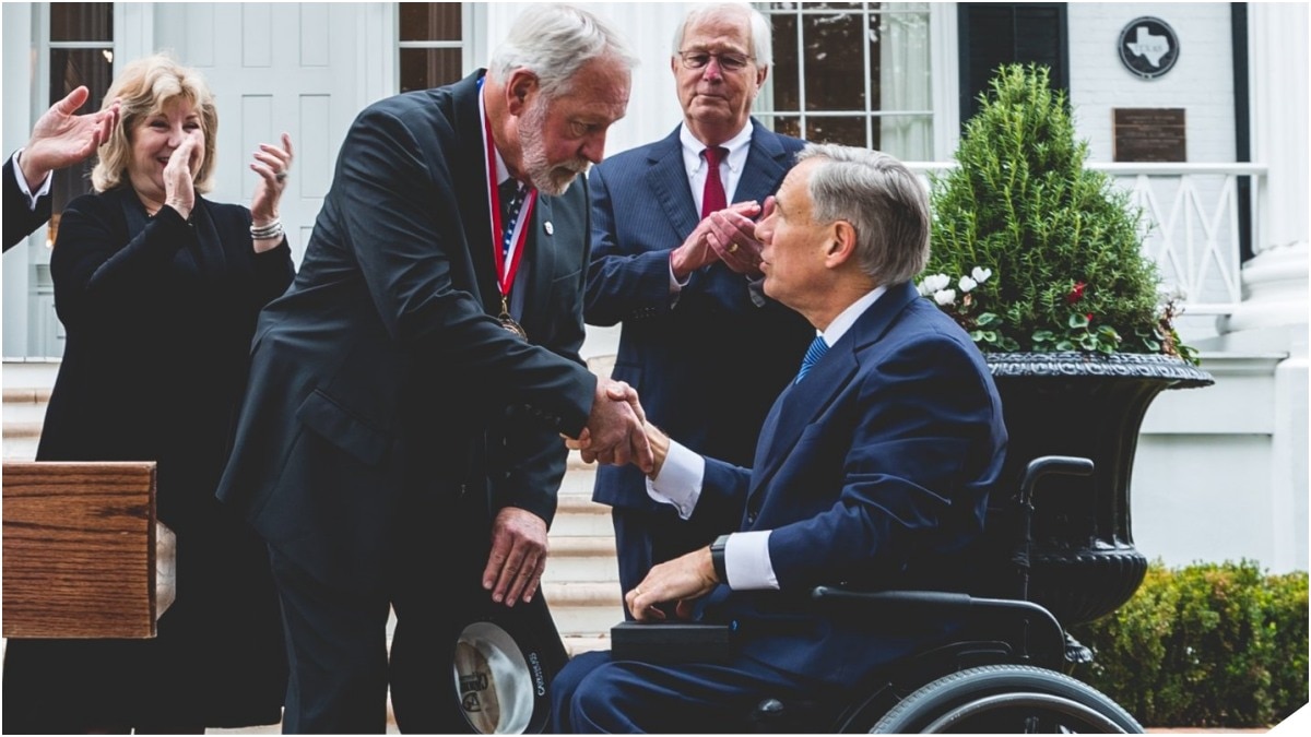 Texas Governor Presents Medal of Courage to Jack Wilson