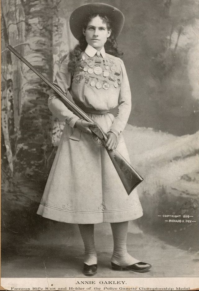 sharpshooter Annie Oakley, full-length portrait 1898 LOC